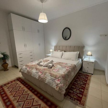 Meg'S Apartment จีโรคาสเตอร์ ภายนอก รูปภาพ